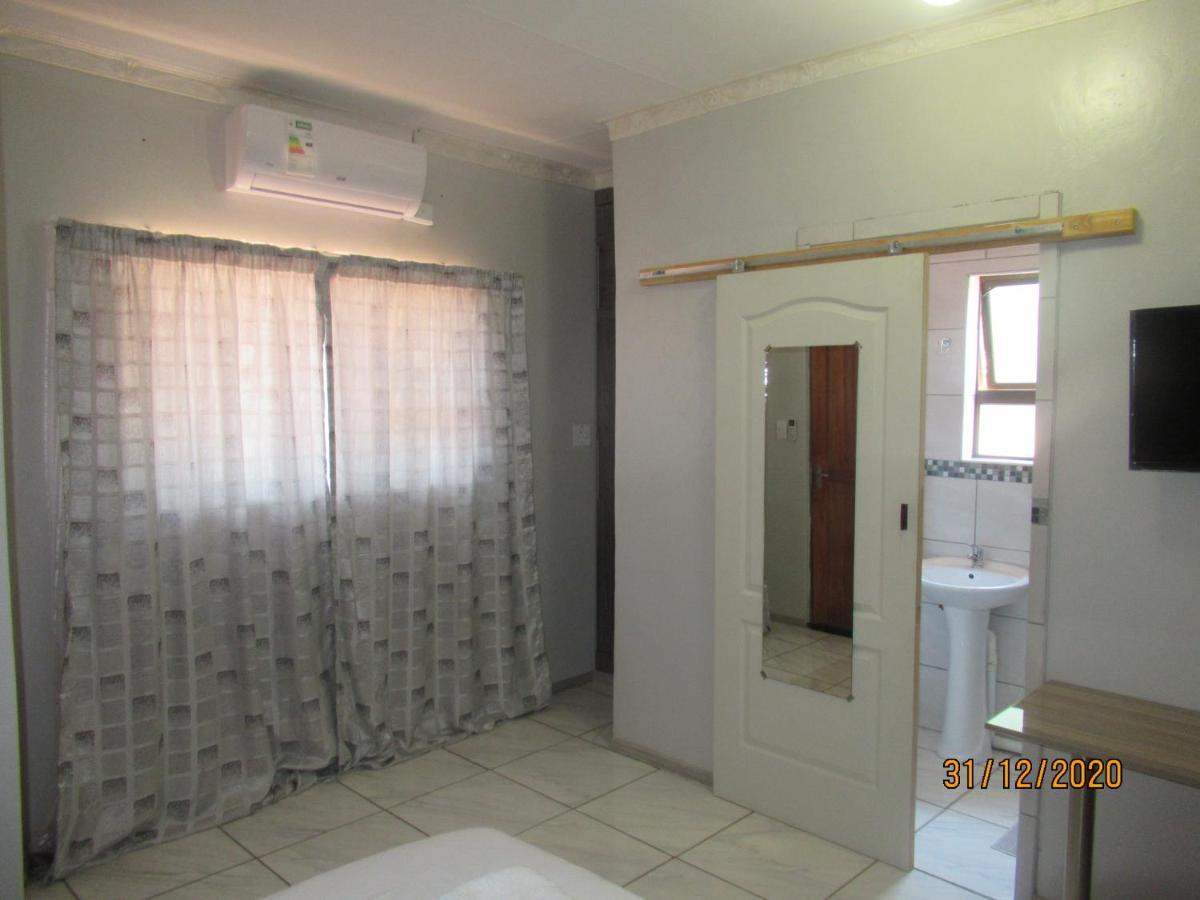Pab-Love Guest House Kuruman Kültér fotó