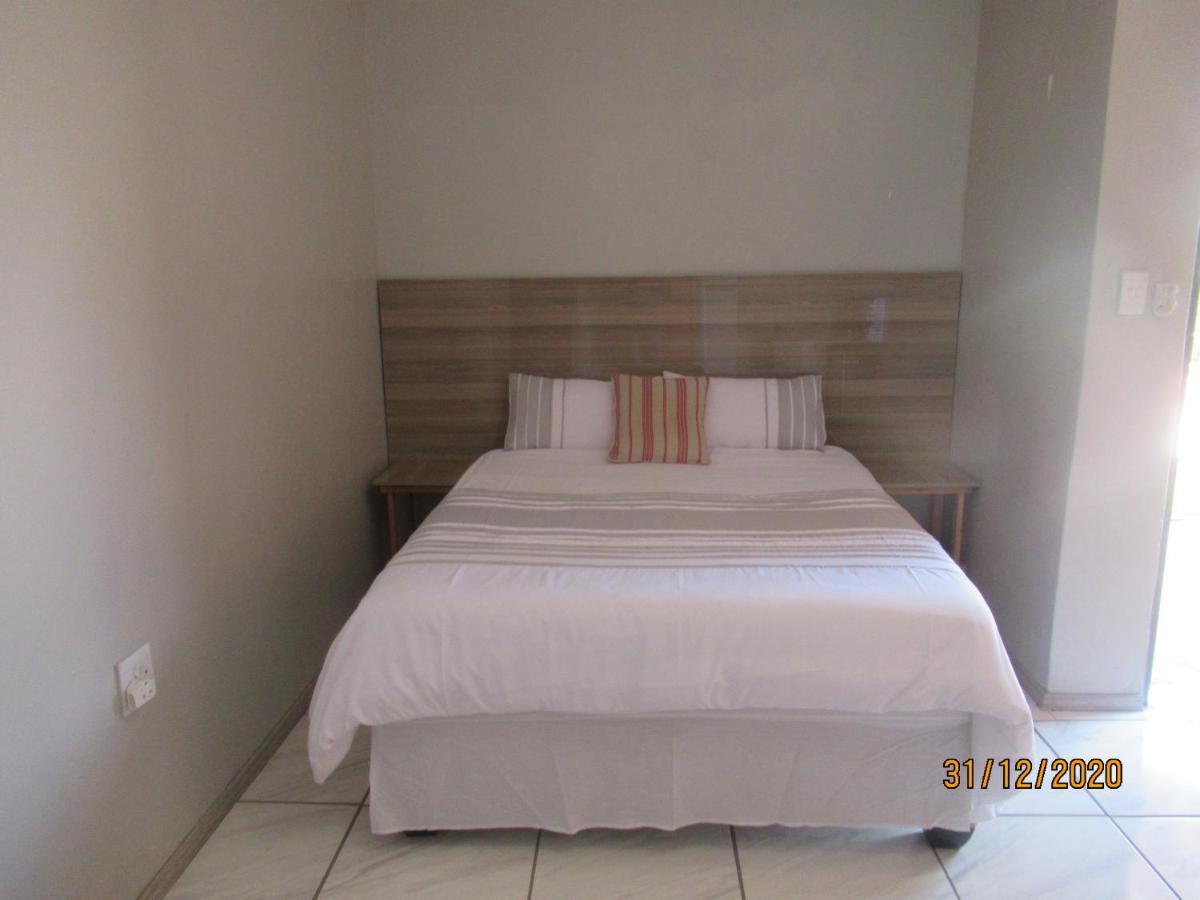Pab-Love Guest House Kuruman Kültér fotó