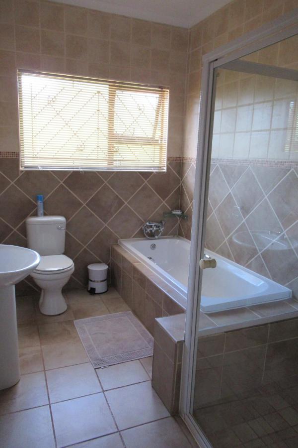 Pab-Love Guest House Kuruman Kültér fotó