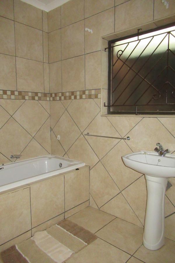 Pab-Love Guest House Kuruman Kültér fotó