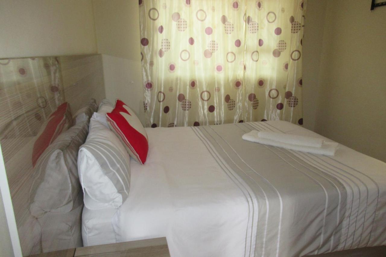 Pab-Love Guest House Kuruman Kültér fotó