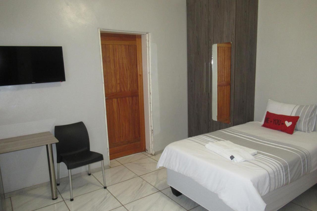 Pab-Love Guest House Kuruman Kültér fotó
