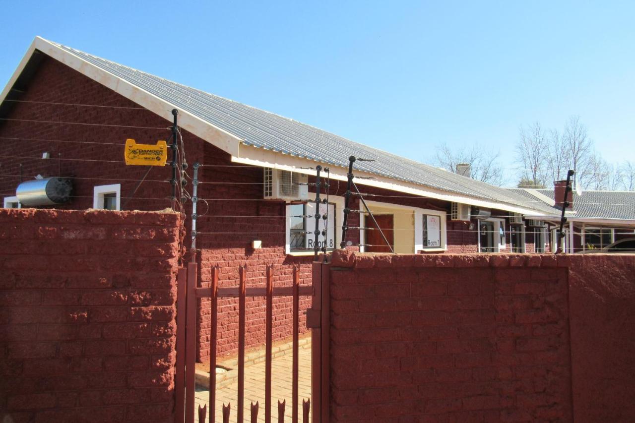 Pab-Love Guest House Kuruman Kültér fotó