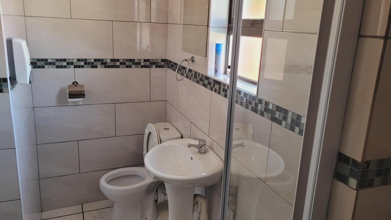 Pab-Love Guest House Kuruman Kültér fotó