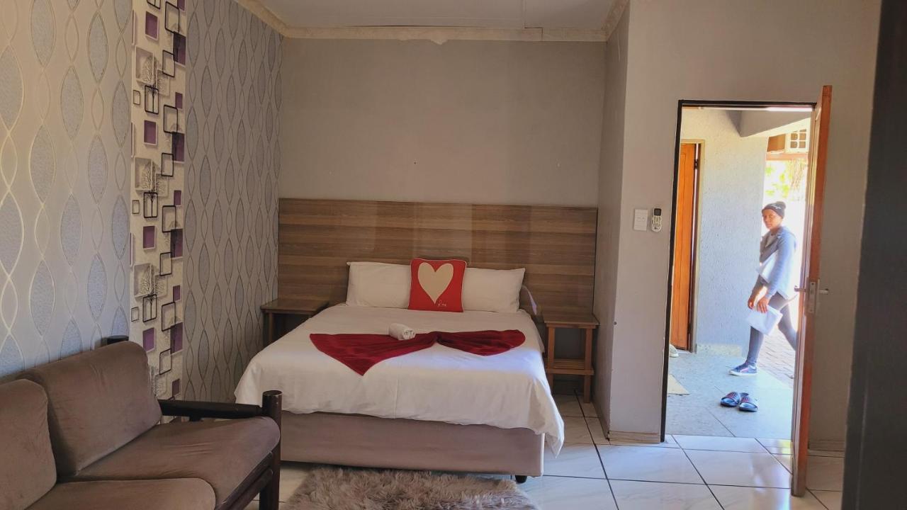 Pab-Love Guest House Kuruman Kültér fotó