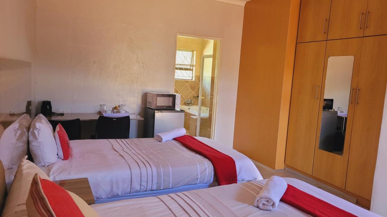 Pab-Love Guest House Kuruman Kültér fotó